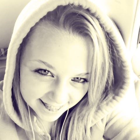 Abby Hamilton Photo 10