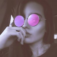 Hannah Nicholson Photo 32