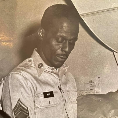 Anthony Roy Photo 37