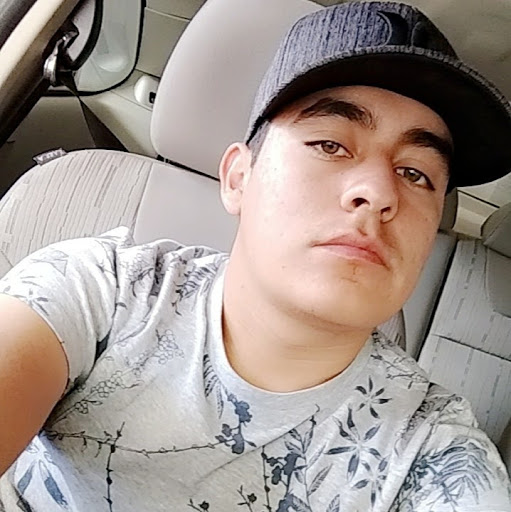 Erick Gonzalez Photo 7
