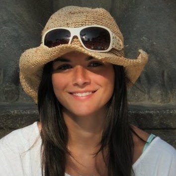 Lara Campbell Photo 3
