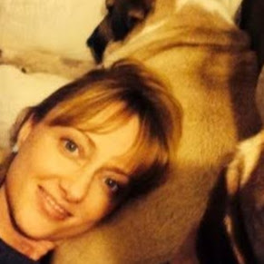 Elizabeth Downs Photo 13