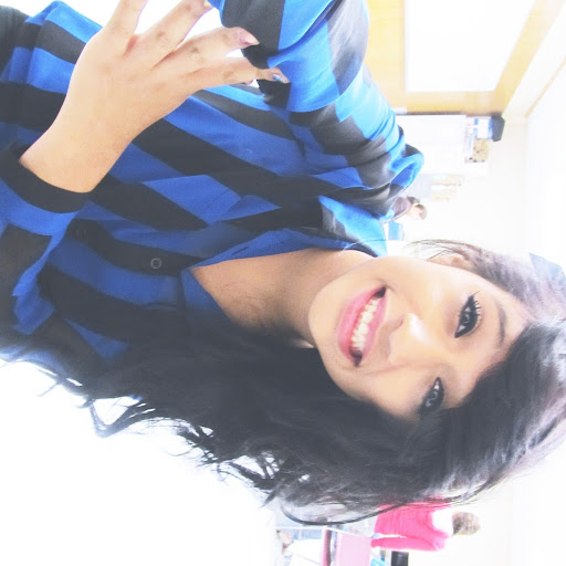 Angie Gallagher Photo 11