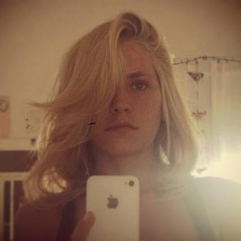 Gloria Urbina Photo 32