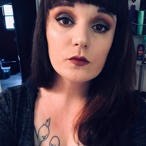 Kristi Lyons Photo 8