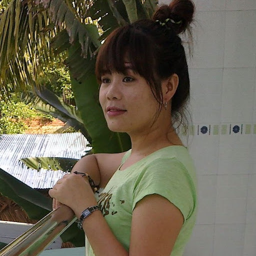 Julie Huynh Photo 26