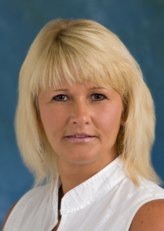Debbie Lewis Photo 27