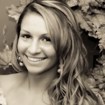 Monica Reilly Photo 14