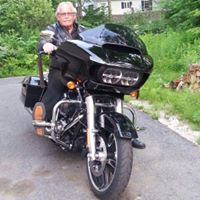 Charlie Swift Photo 35