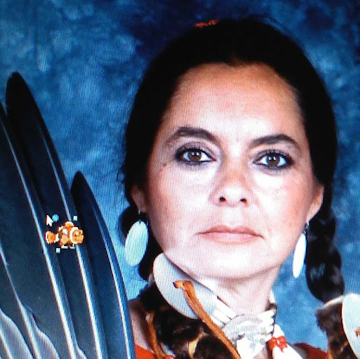 Jacqueline Wallace Photo 9