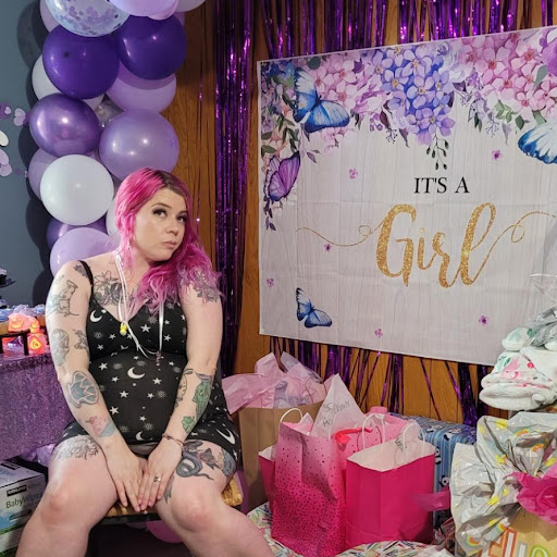 April Flores Photo 27