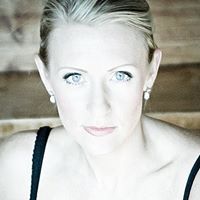 Angie Burroughs Photo 18
