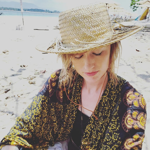 Erin James Photo 34