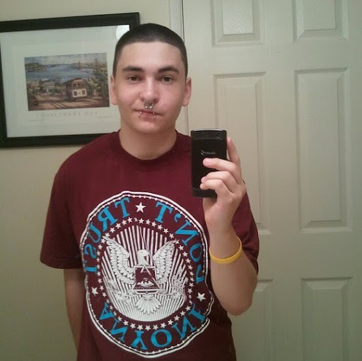 Aaron Garza Photo 17