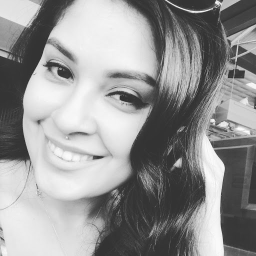 Claudia Ruiz Photo 40