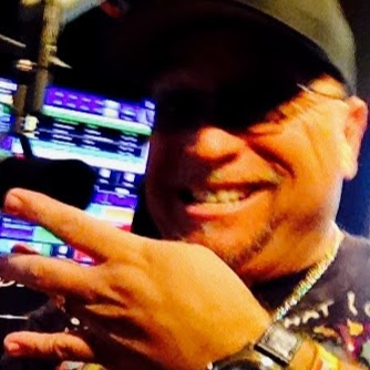 Aaron Goodwin Photo 43