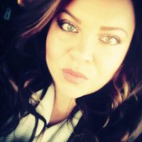 Pamela Castaneda Photo 14