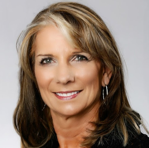 Sara Gordon Photo 10