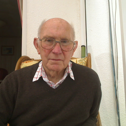 Richard Wills Photo 48