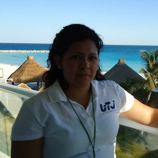 Ana Lemus Photo 33