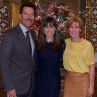 Laurie Hunter Photo 25