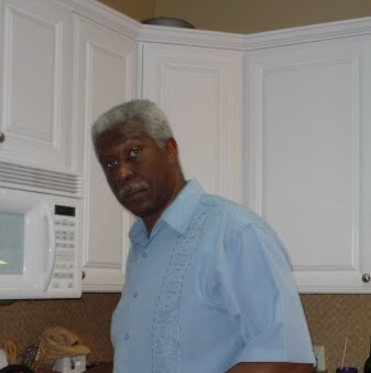 Robert Truesdale Photo 15