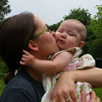 Laura Capps Photo 7
