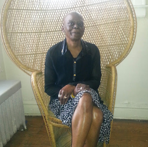 Dolores Jones Photo 14