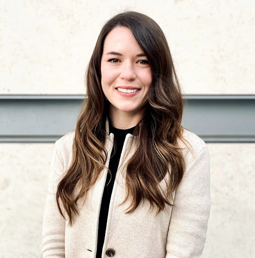 Katie Travis Photo 9