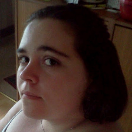 Elizabeth Bell Photo 9