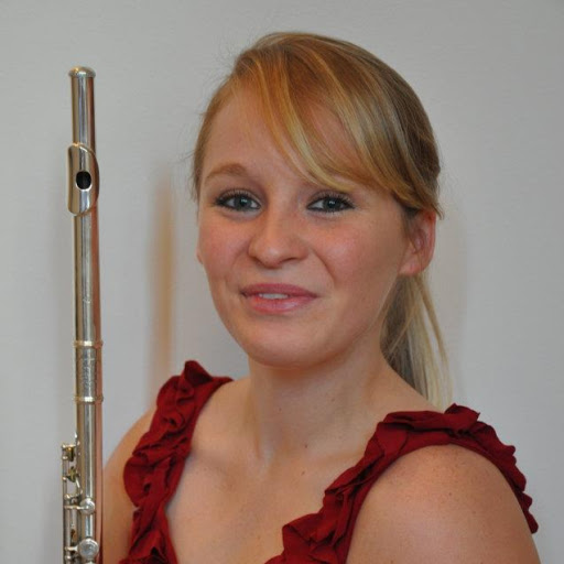 Kristen Walker Photo 33