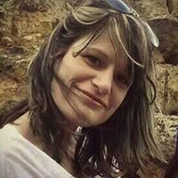 Julia Johns Photo 15