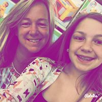 Traci Lewis Photo 21