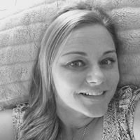 Kellie Robertson Photo 7
