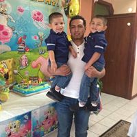 Ramiro Gomez Photo 31