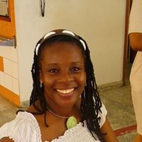 Simone Bennett Photo 18