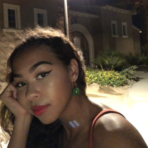 Alexis Wells Photo 12