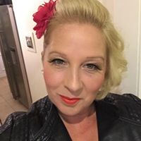 Sara Hayward Photo 26