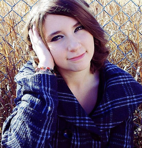 Elisabeth Collins Photo 24
