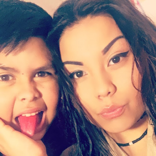 Michelle Salinas Photo 17