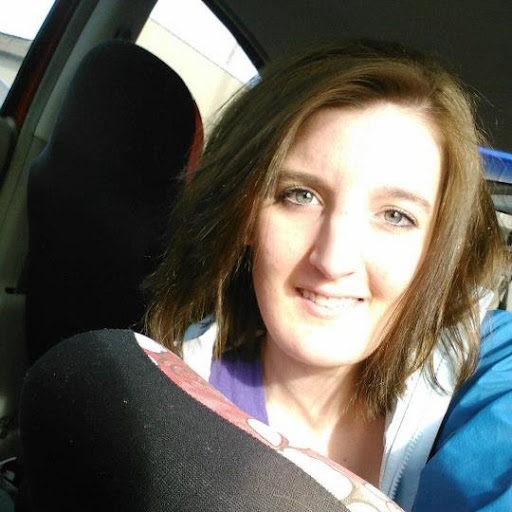 Lindsay Watts Photo 14