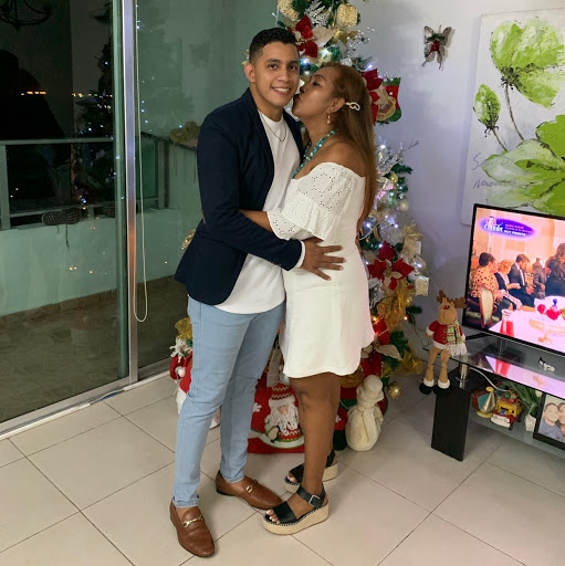 Anthony Cervantes Photo 37