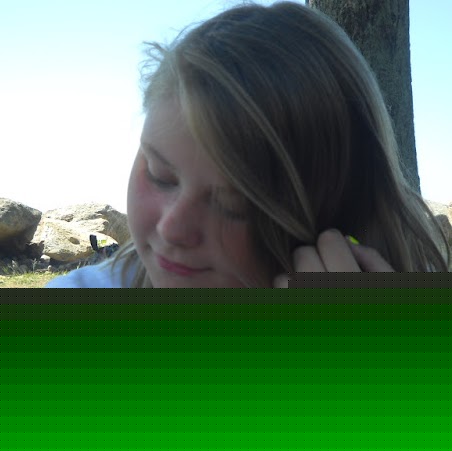 Hailey Warren Photo 3