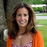 Marilyn Hayes Photo 14