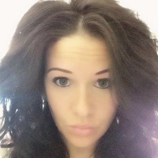 Angela Lynch Photo 40