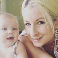 Kelly Foster Photo 18