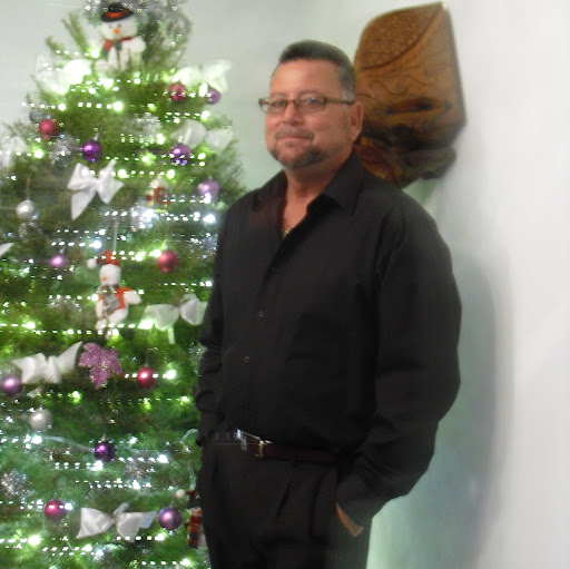 Frankie Vargas Photo 26