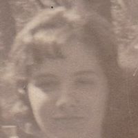 Caroline Winters Photo 23