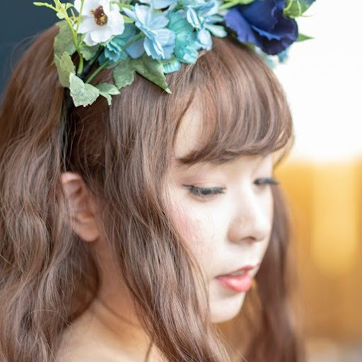 Elizabeth Lam Photo 31