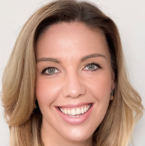 Suzanne Steele Photo 28